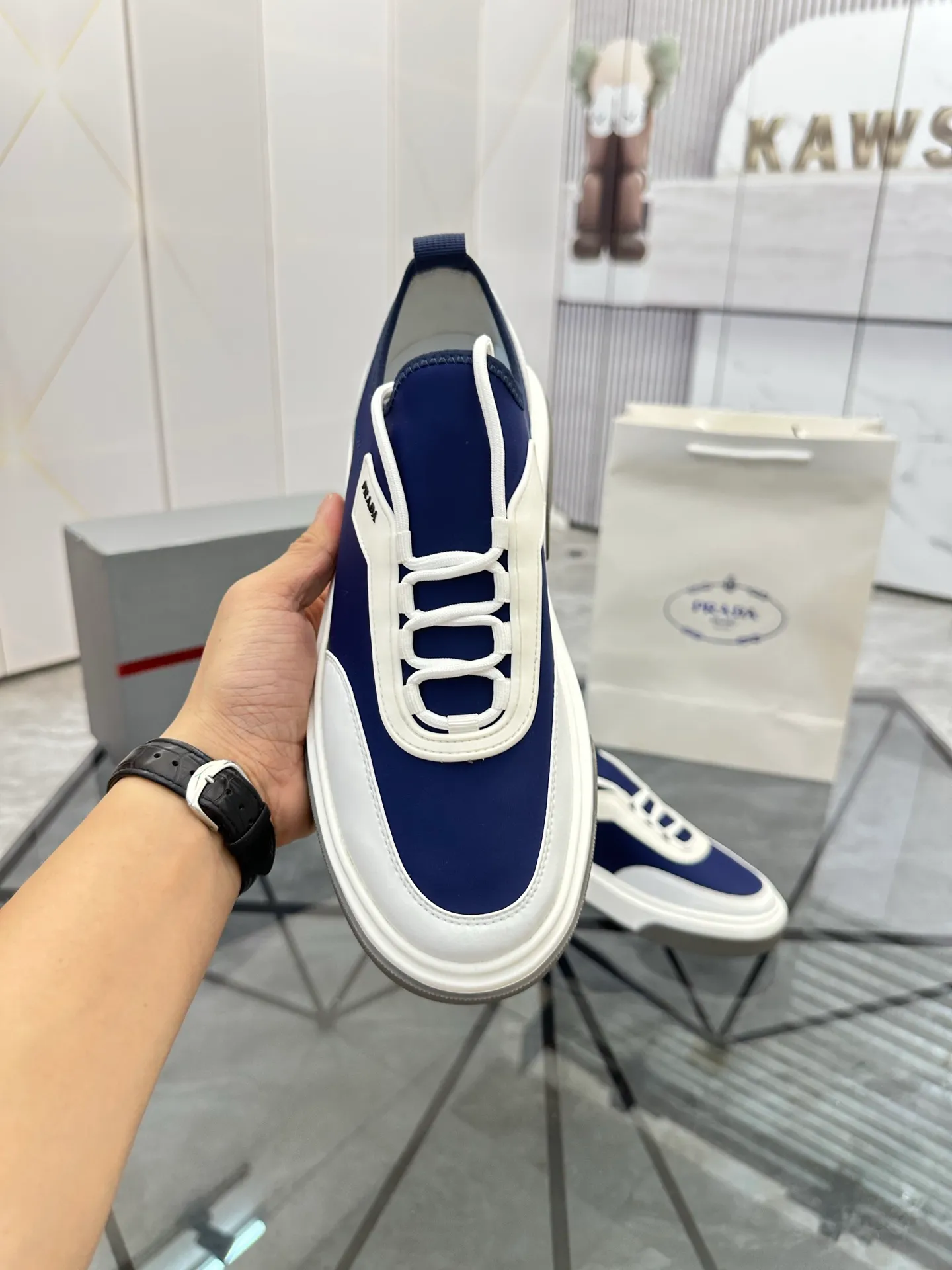 Men's shoes for sale 💰: 💰P600¥ High-end top quality Product trademark: Prada *"Prada*" low-top casual shoes Regular size: 38-45 (can be customized to 46) Product materials: Upper imported glue splicing original material, breathable lining, cowhide foot pads, original outsole. Number: 832